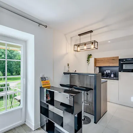 Appartement élégant, Climatisation Et Piscine *